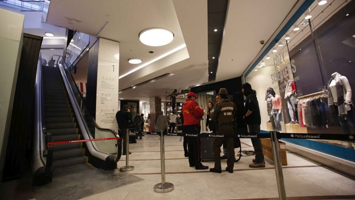 Delincuentes perpetraron millonario robo de tienda de lujo en Las Condes