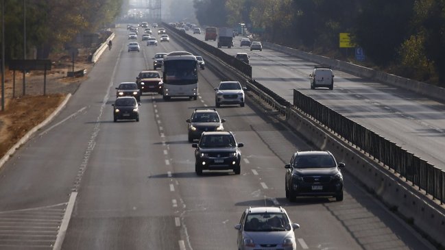 Cerca de 90 mil vehículos regresarán a Santiago este fin de semana