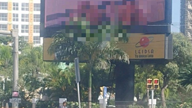 Proyectan video pornográfico en pantalla publicitaria de República Dominicana