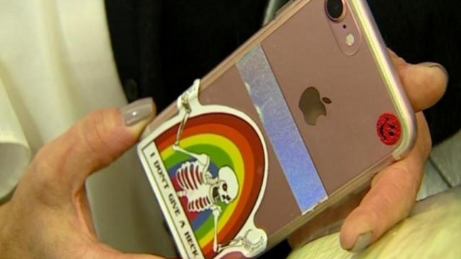 Madre fue acusada de robo tras quitarle el celular a su hija como castigo