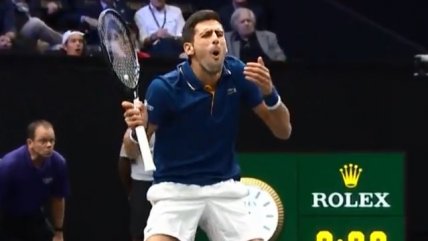   La divertida reacción de Djokovic tras darle un pelotazo a Federer en la Laver Cup 