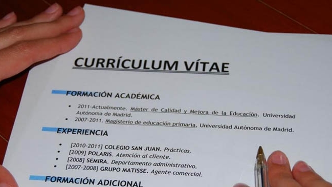 Hombre causó ternura en redes con currículum hecho a mano