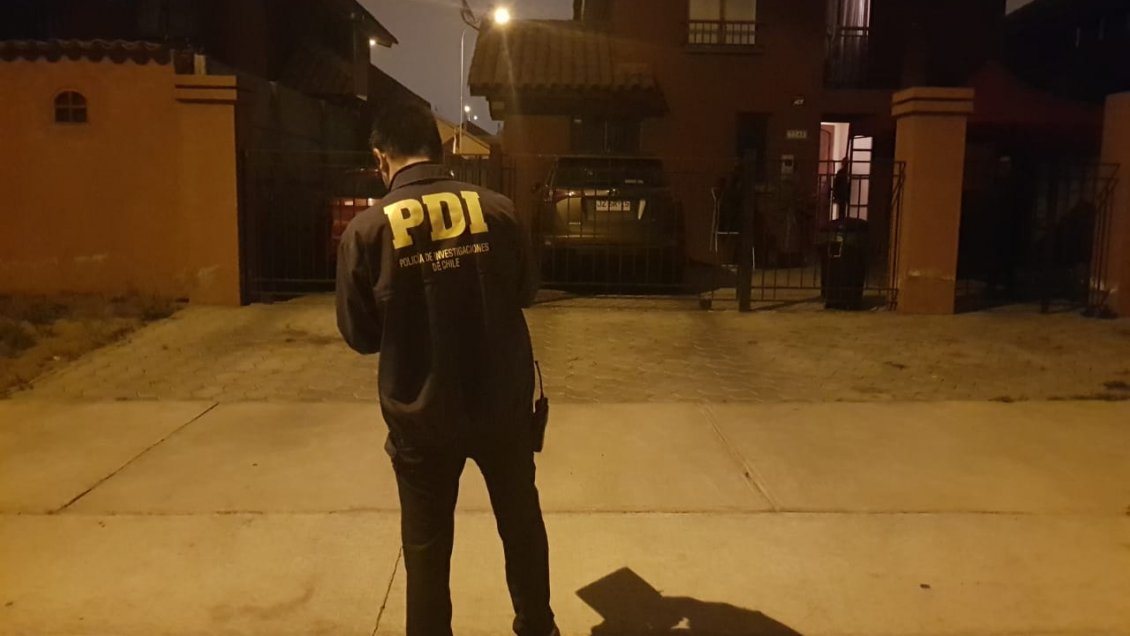 Delincuentes huyeron con millonario botín tras robar caja fuerte desde una casa en La Serena