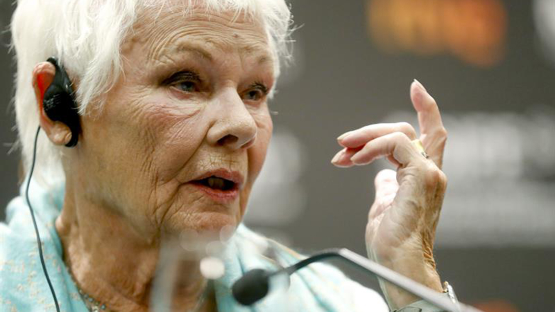 Judi Dench cuestionó la 
