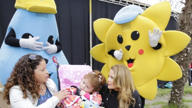 Denuncian ante Contraloría a Cathy Barriga por cuestionadas compras