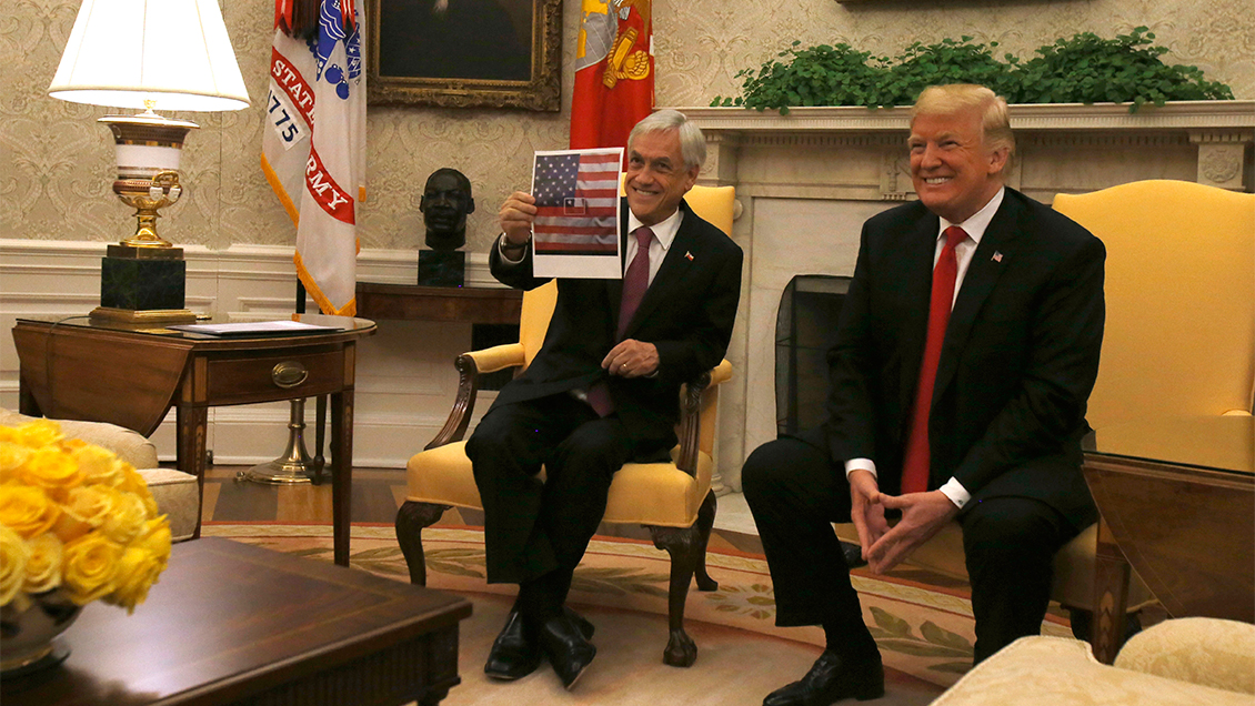 Bandera de Piñera: Oposición tildó acto de 