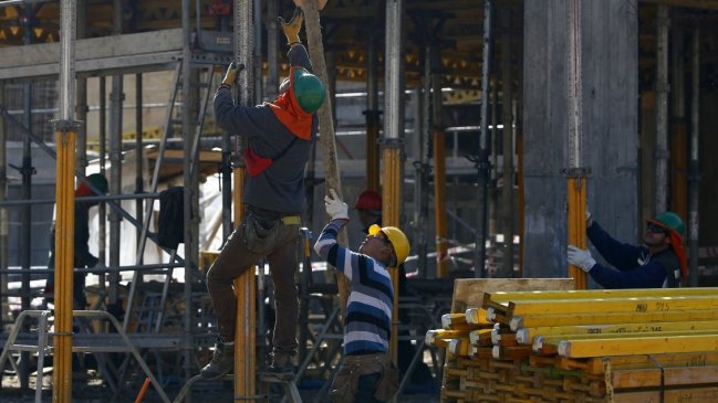 Desempleo subió al 7,3 por ciento en agosto