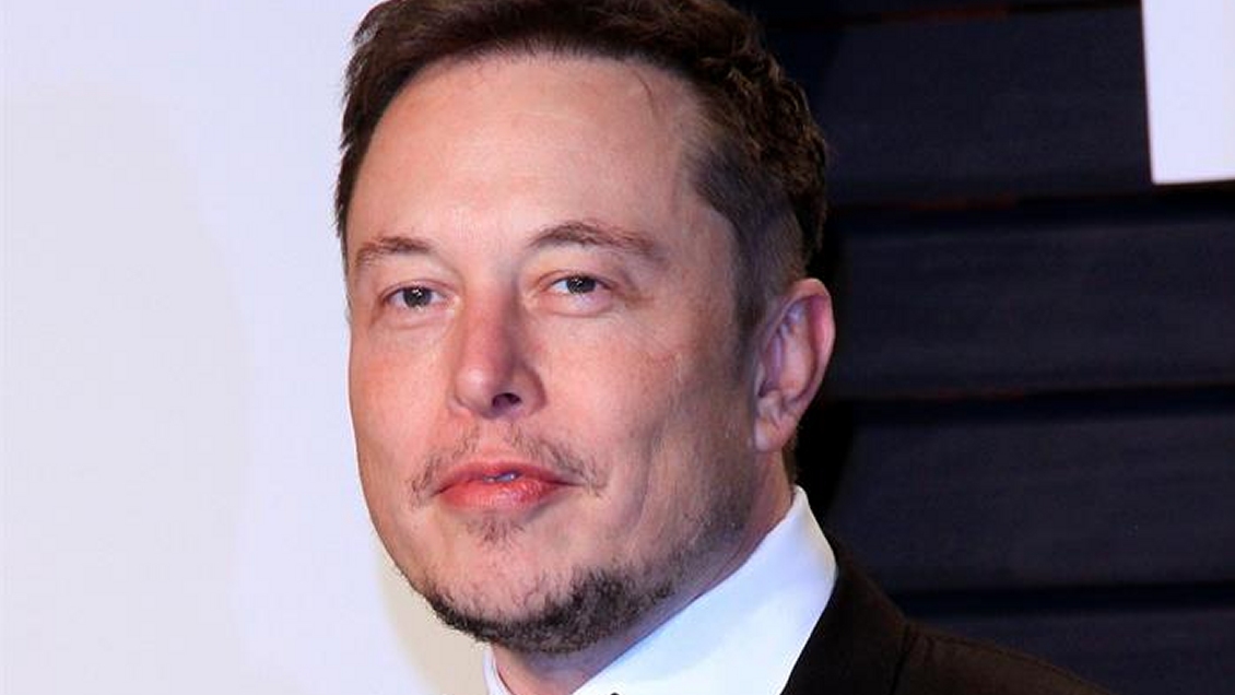 Elon Musk renunció a Tesla