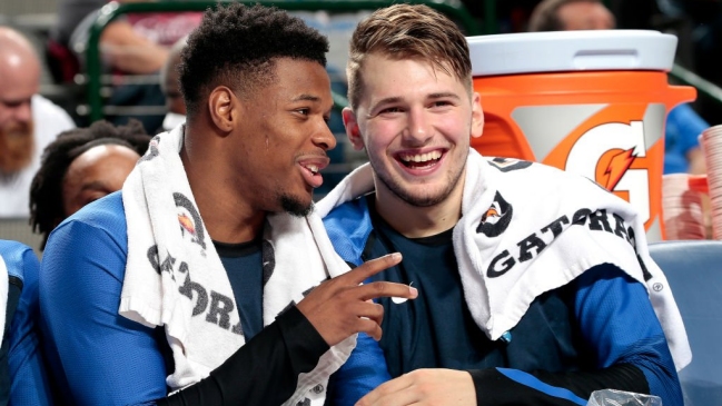 Luka Doncic tuvo un impresionante debut en la pretemporada de Dallas Mavericks