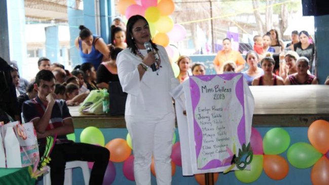 Ex primera dama hondureña presa promovió un concurso de belleza en la cárcel