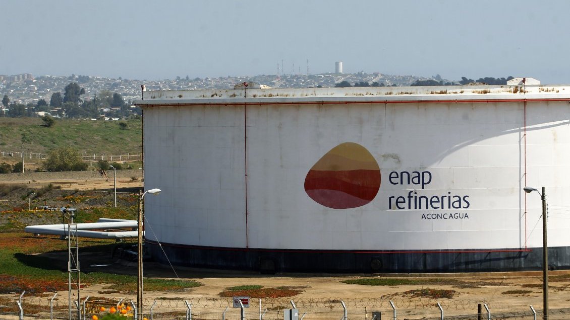 Quintero y Puchuncaví solicitaron ante la justicia paralizar las operaciones de ENAP