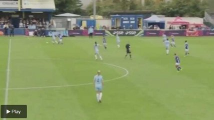 ¡Autogolazo! Volante de Manchester City marcó desde mitad de cancha en el fútbol femenino