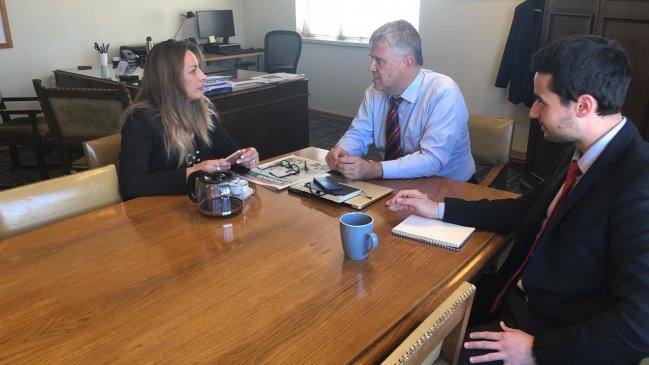 Intendenta de Magallanes se reunió con el director de Planificación Estratégica de la Cancillería