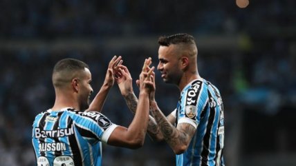 Gremio goleó a un esforzado Atlético Tucumán y se metió entre los cuatro mejores de América