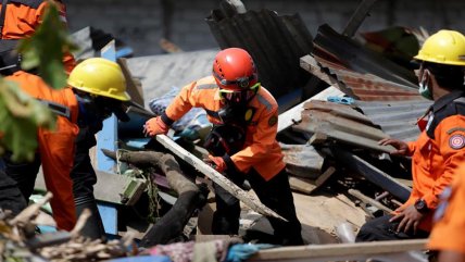   La desesperada carrera contra el tiempo en Indonesia tras terremoto y tsunami 