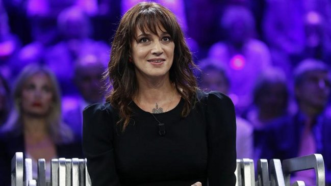 Asia Argento reconoció la relación sexual con Bennett y dice que la inició él