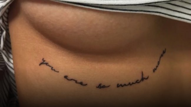 Joven se hizo un tatuaje: quedó en silla de ruedas y perdió bebé que esperaba