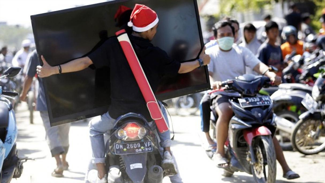 Al menos 92 detenidos por saqueos tras el terremoto y tsunami en Indonesia