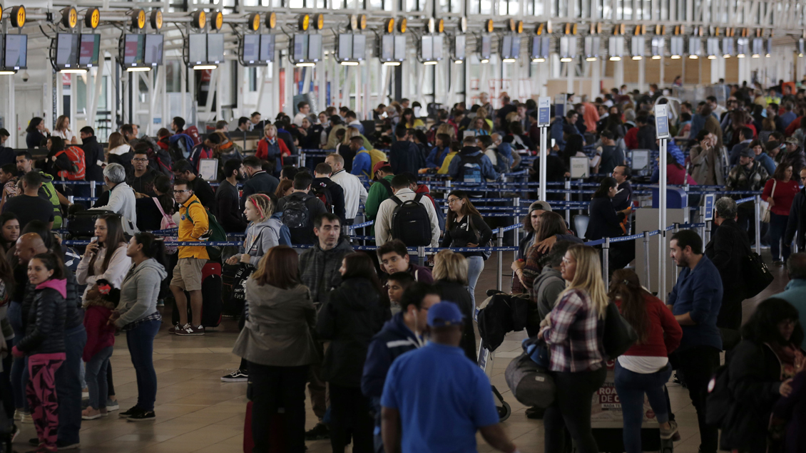Investigan muerte de hombre que pasó dos días en el Aeropuerto de Santiago