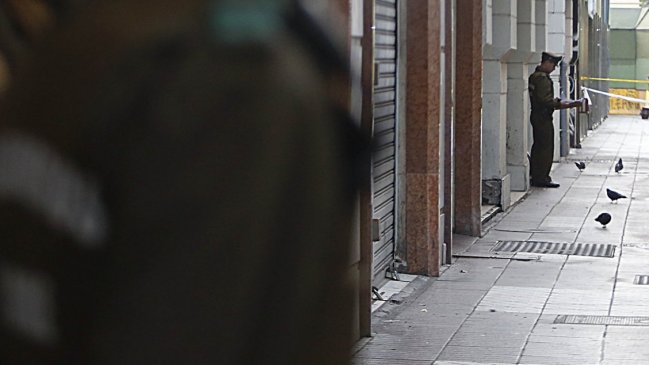 Trabajador muere en oficinas de multitienda del centro de Santiago