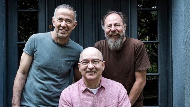 Bajista de Paralamas adelantó cómo será su show en Chile