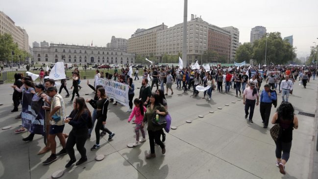 Unas 30 mil personas asistieron a marcha de profesores en Santiago