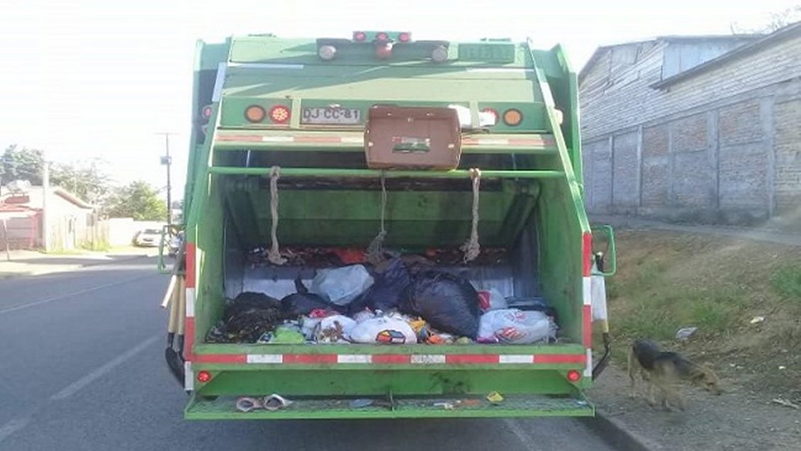 Biobío: Recolectores de basura domiciliaria anunciaron paro indefinido