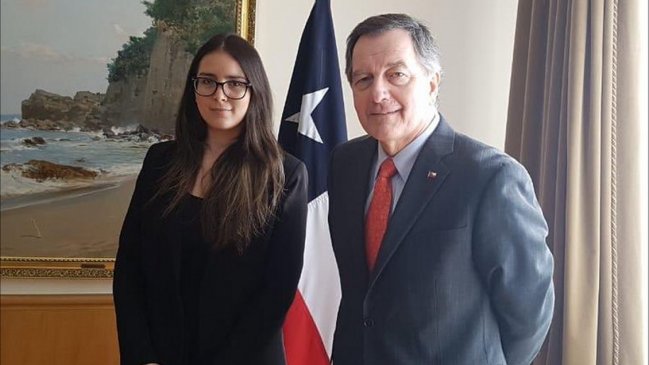 Hija de Braulio Jatar se reunió con el canciller Ampuero
