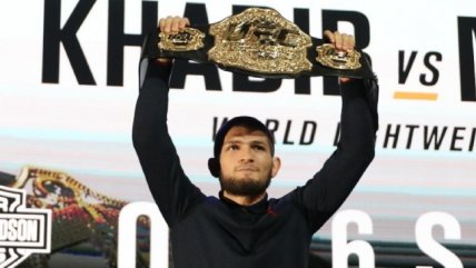   Khabib Nurmagomedov abandonó la conferencia de prensa sin esperar a McGregor 