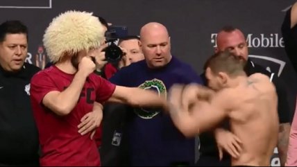   Casi adelantan el combate: McGregor y Khabib debieron ser separados en ceremonia de pesaje 