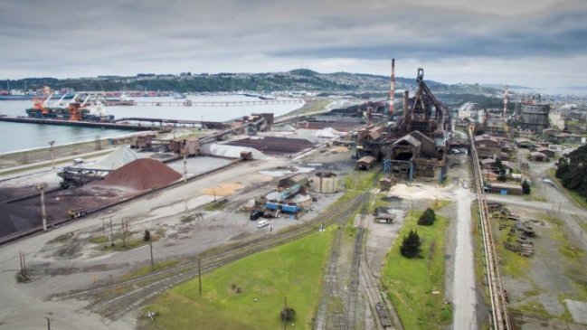 Talcahuano: Inician sumario en contra de Huachipato por posible malos olores