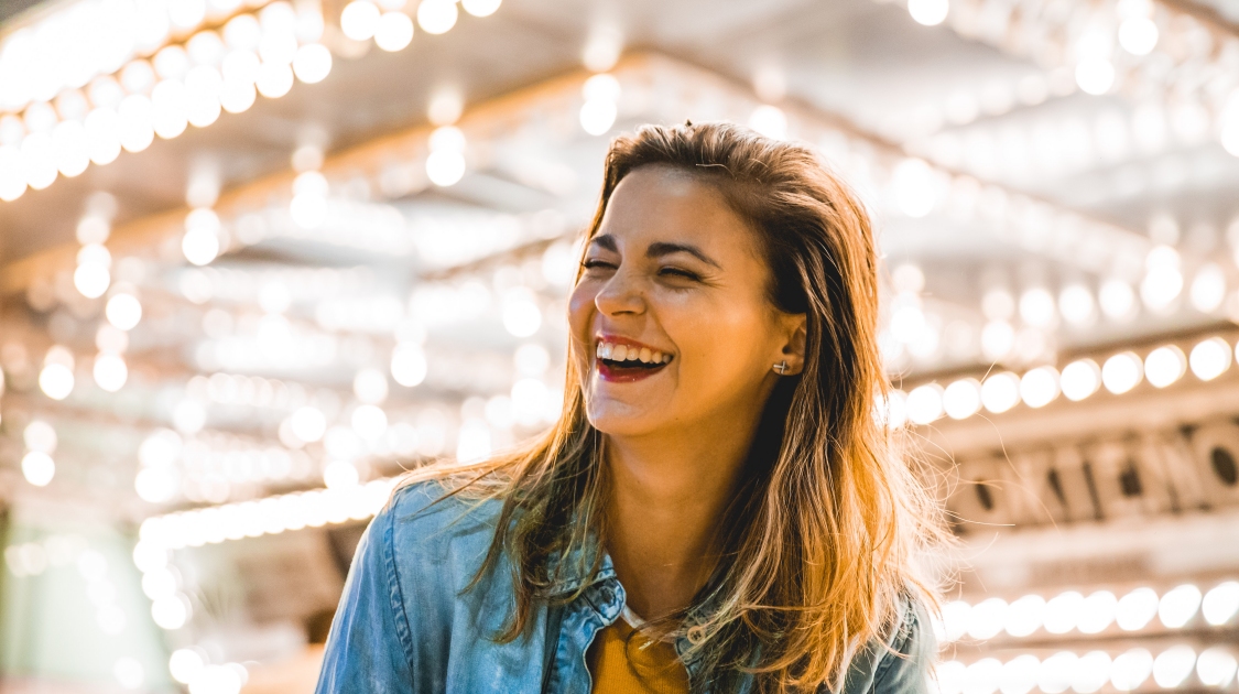 Comediante Magalí Tajes llega a Valparaíso y Santiago