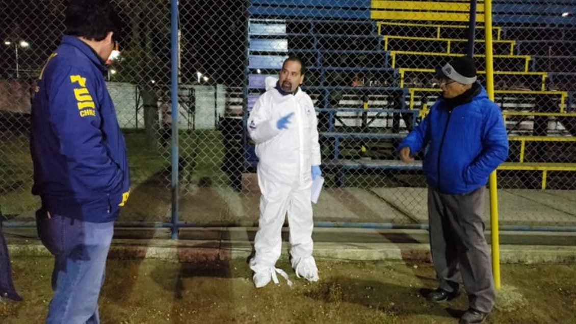 En riesgo vital quedó joven apuñalado tras riña de barristas en Rengo