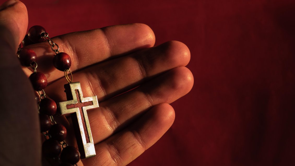 Sudafricano acusó abuso y violación de un cura católico durante dos años