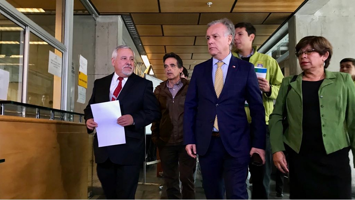 Autoridades se querellan contra sujetos que agredieron a siete personas en Cesfam de Renca