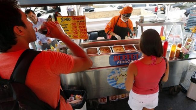 Alcalde de Concepción apoyó citación a joven que comió completo en la calle