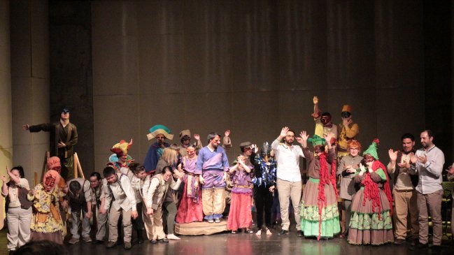 Compañía teatral de jóvenes con discapacidad cognitiva cerró en Talca su gira por el país