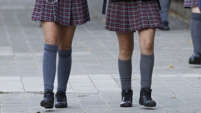 Colegio católico cambió uniforme de sus alumnas para 