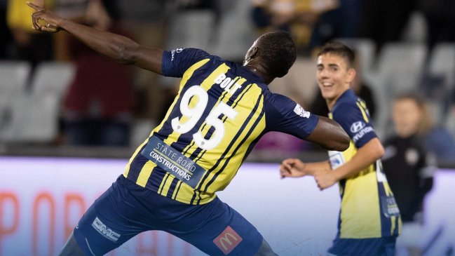 Fanáticos quedaron fascinados con el goleador Usain Bolt y lo 