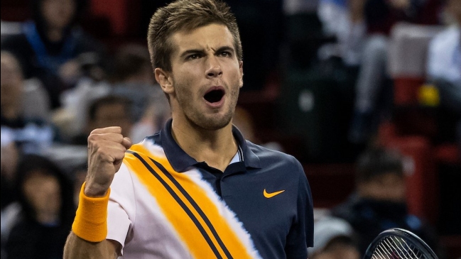  Golpe en Shanghai: Coric eliminó a Federer y jugará con Djokovic la final  