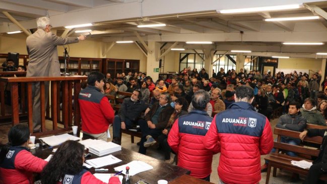 Desde calcetines hasta ascensores rematará la Aduana en la Región de Valparaíso