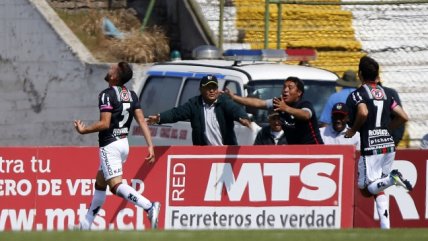 Julián Fernández apareció con un cabezazo abriendo la cuenta para Palestino sobre la U