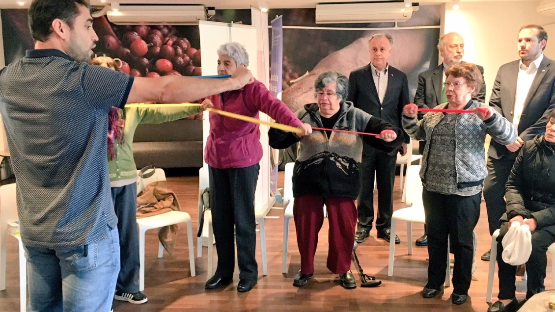 Implementan en Chile programa pionero de ejercicios para la tercera edad