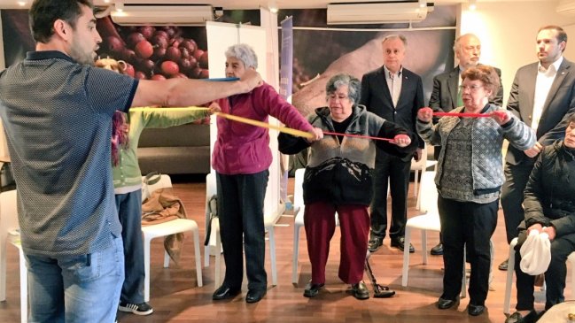 Implementan en Chile programa pionero de ejercicios para la tercera edad