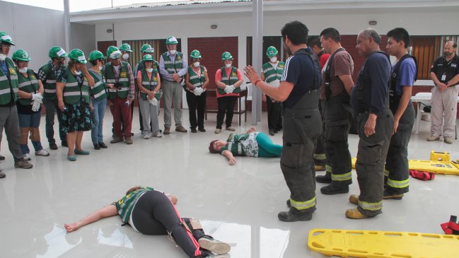Capacitan a la comunidad para enfrentar desastres naturales en Iquique