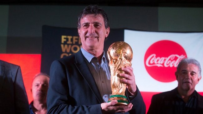  Sigue la polémica: Kempes defendió a Messi y criticó a Maradona  
