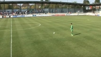 Arquero emuló a Chilavert y marcó un gol desde su mitad