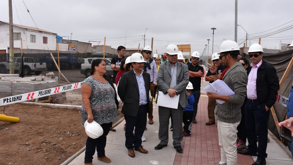 Vecinos supervisan avances de obras en Alto Hospicio