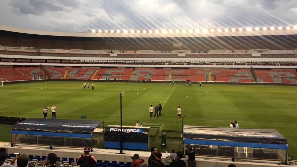 La selección vive la jornada previa al duelo ante México
