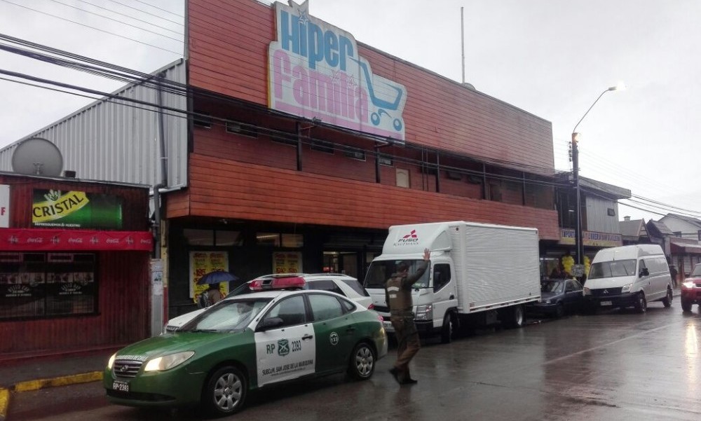 Millonario robo afectó a supermercado de San José de la Mariquina